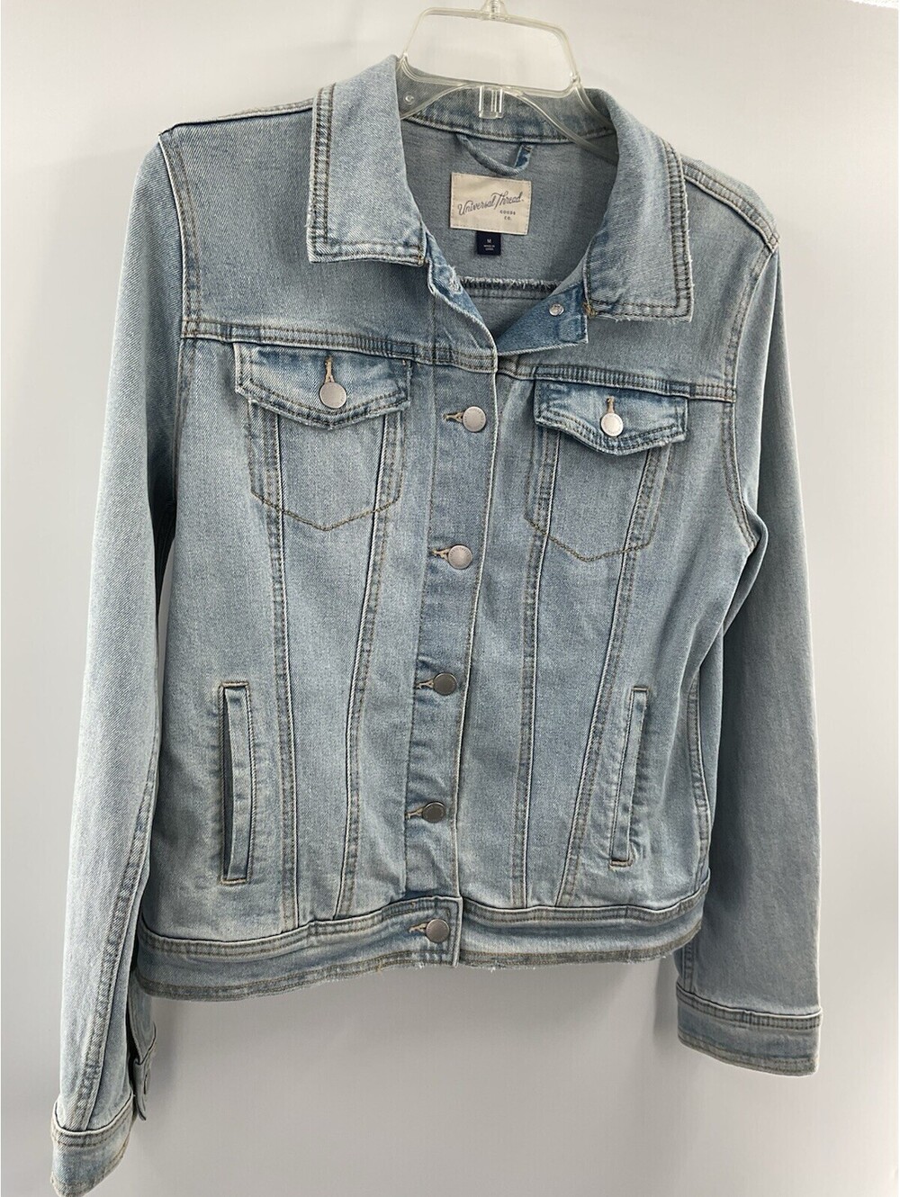 Universal thread women’s jean jacket size medium Light Wash blue 125 - Picture 4 of 5
